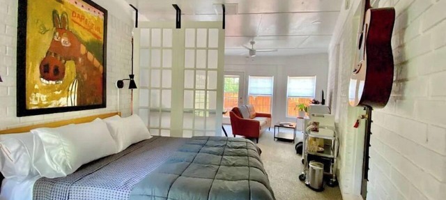 Toadhaus - Modern Studio Suite in Athens GA Residential UGA safe private patio in Athens