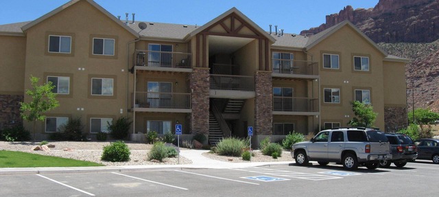 Top Reviews, Popular Modern Condo, Pool & Hot tub, Great Value in Moab in Moab