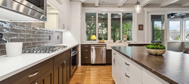 Upscale Parkside Retreat | High-End Kitchen | Office | 2 Bikes | Screened Porch | 2-Car Garage in Eagle