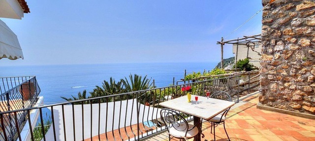Villa Fabiola: A bright and elegant three-story villa with the fascination of the typical and ancient mediterranean houses. in Praiano