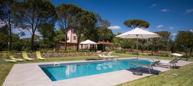 Villa with private pool, 7bedrooms, in Tuscan country between Cortona and Arezzo in Arezzo