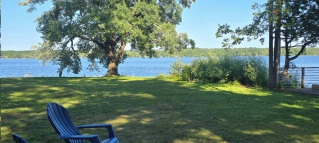 Waterfront Cottage - Lake and Loon- Family Friendly Accessible in Buckhorn