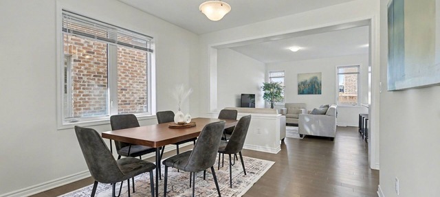 Willow Nest - 5 Beds, 2.5 Baths, 3 Park, Backyard, Thermea Spa in Whitby