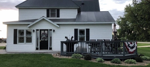 Within Walking Distance of Field of Dreams Movie Site/MLB STADIUM in Dyersville