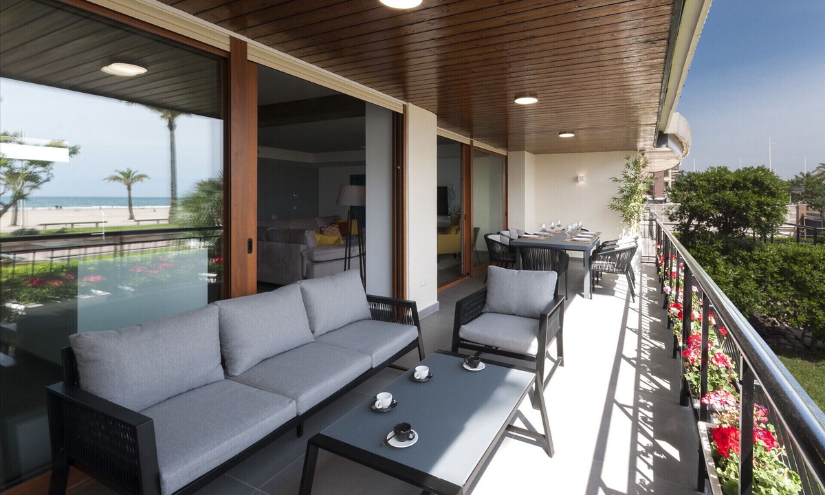 Grau i Platja Apartment | Luxury oceanfront loft with 3 suites rooms with 190m2: High Speed Wifi: 300mbs - only families