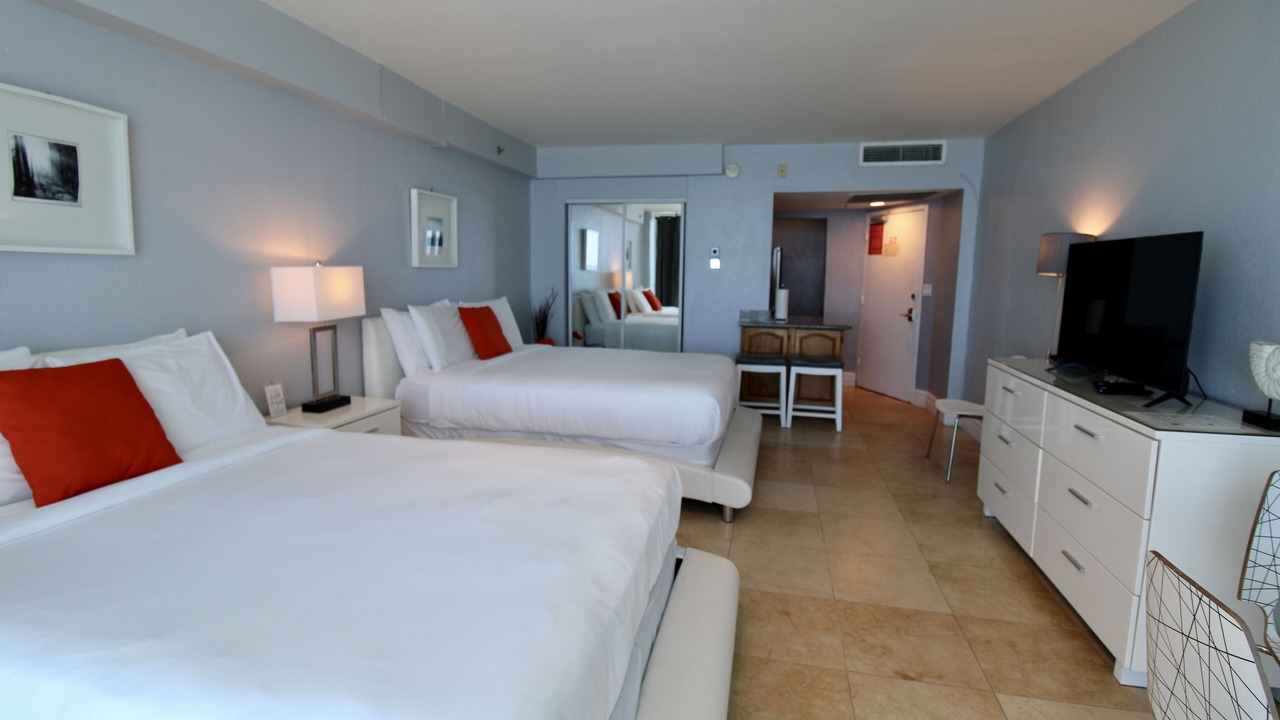 Photo of Bedroom in Mid Beach
