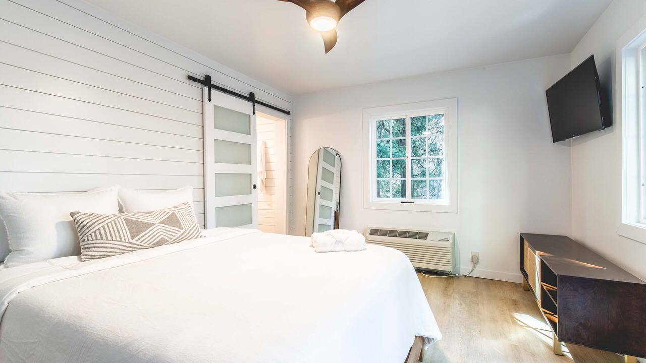Photo of Bedroom in Lake Arrowhead