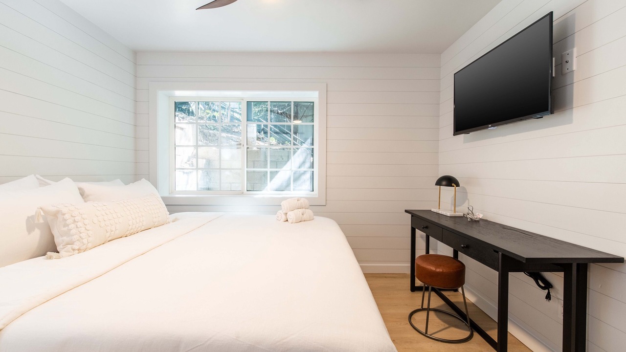 Photo of Bedroom in Lake Arrowhead