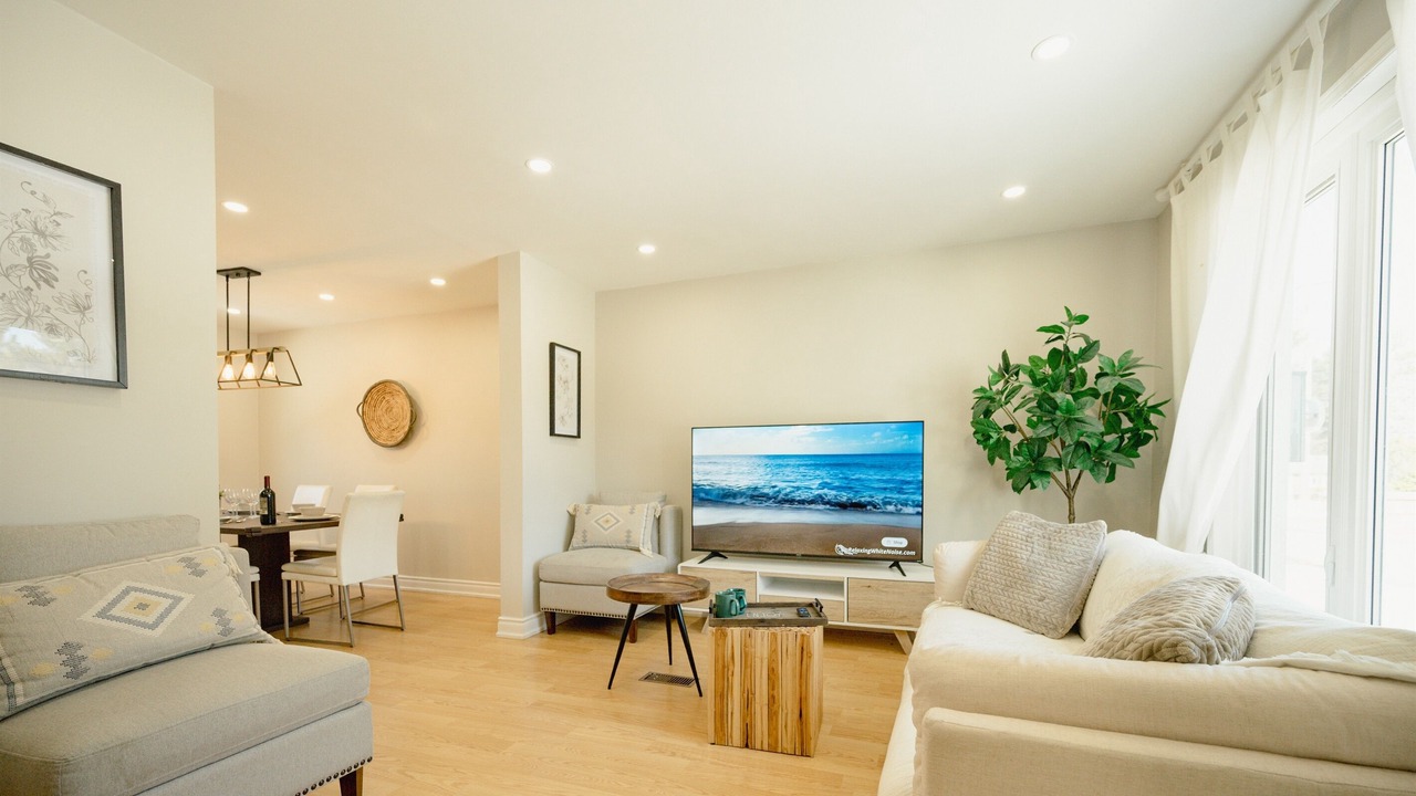 Photo of Livingroom in Whitney