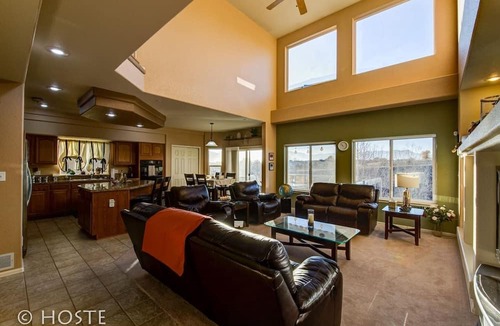 Northeast Colorado Springs Cottage | 5BR Mtn Views Family Getaway HOT TUB