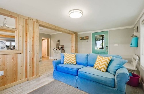 Gulfport House | Beach House Shady Oaks Gulfport Ocean Views Walk to the Beach, Fire pit, Grill