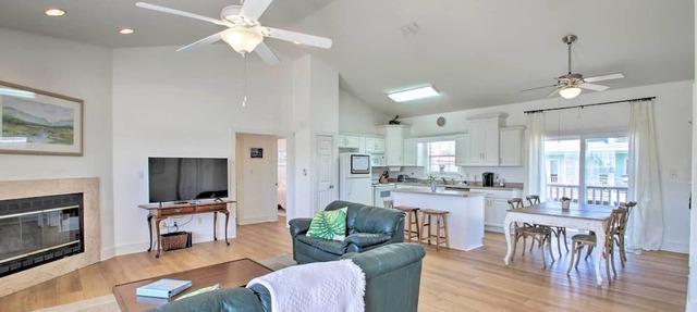 Pensacola Beach Home: 1 Block to Beach Access in Pensacola Beach