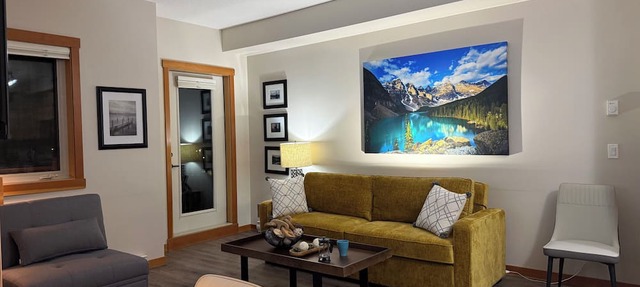 Mountain View Condo - Lodges at Canmore in Canmore