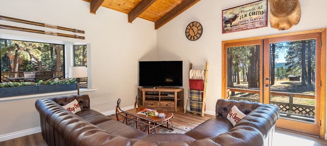 Magdalena Meadows Retreat. Amazing Million Dollar Property on 3 acre property in Flagstaff