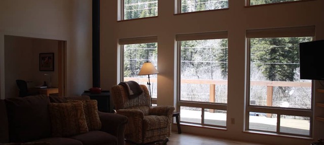 Beautiful Mountain Retreat Just Minutes From the Slopes! in Taos Ski Valley