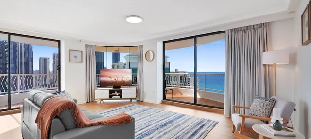 High-Rise 2-Bed Apartment in Surfers Paradise in Surfers Paradise