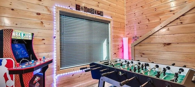 Near Dollywood | Golf Next Door | 3 King Suites in Pigeon Forge