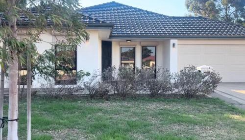 Ocean Pearl Luxury Holiday Home in Warnbro
