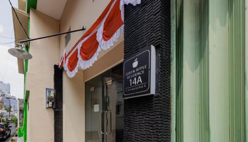 Green Apple Residence near Sarinah Mitra RedDoorz in Jakarta