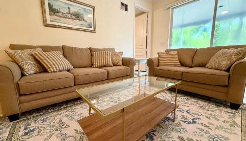 Bright Spacious Condo 1mi to Beach in Bonita Springs